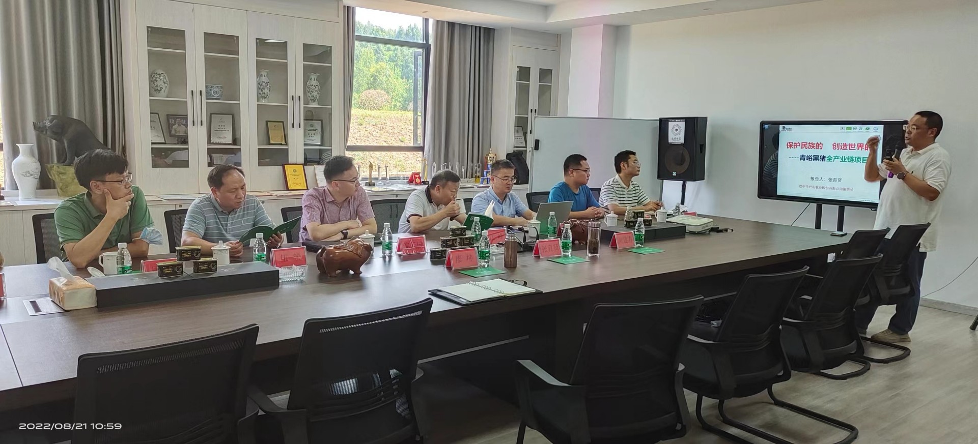 綿陽(yáng)創(chuàng)新科技產(chǎn)業(yè)技術(shù)研究院管委會(huì)主任江峰率成都精創(chuàng)萬(wàn)融科技有限公司執(zhí)行董事伍銳等專家及投資人團(tuán)隊(duì)來(lái)我公司考察參觀學(xué)習(xí)