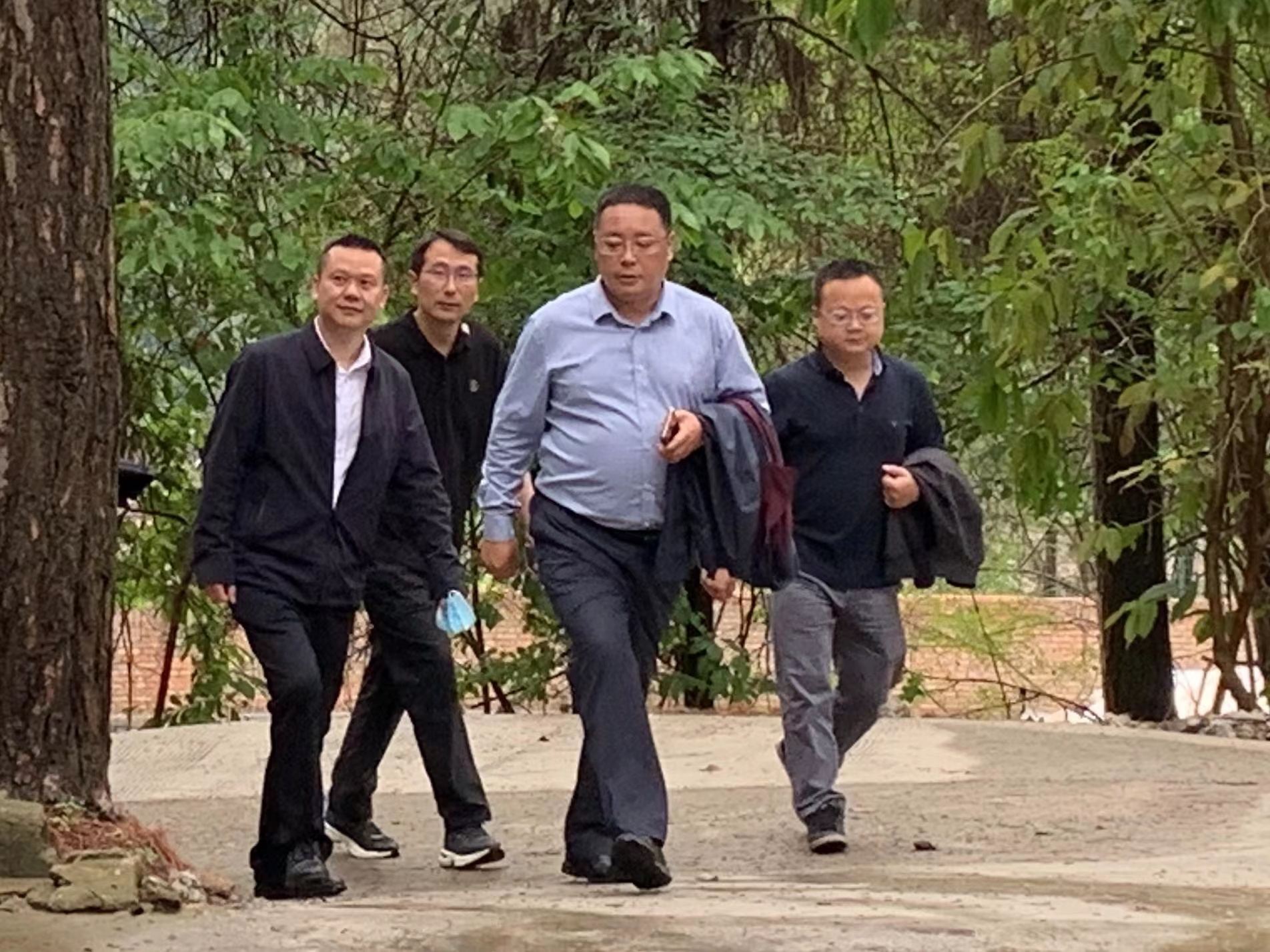 中國(guó)人民銀行巴中中支羅洪波副行長(zhǎng)一行來(lái)我公司調(diào)研